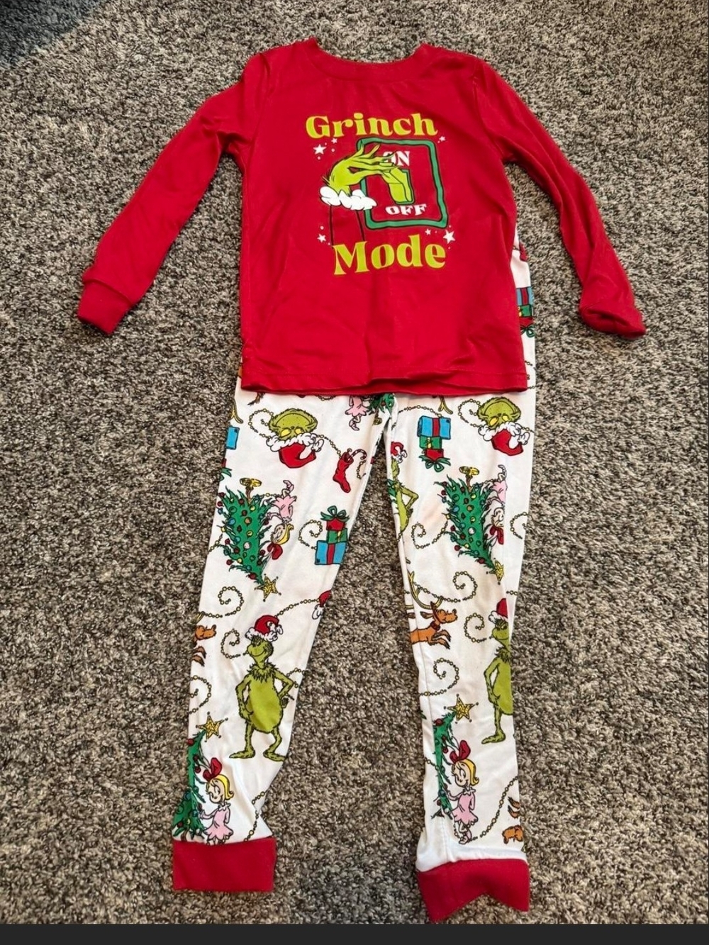 Dr. Seuss Red 'Grinch Mode' Pajama Set with White Holiday Print Pants